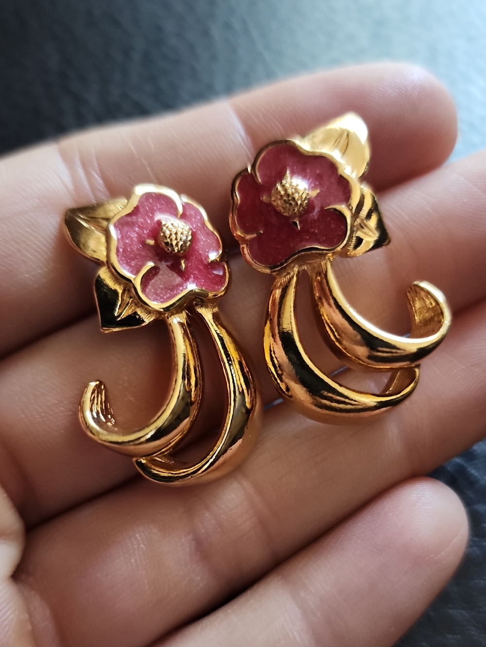 VTG Avon Gold Floral Pink Enamel Drop Earrings